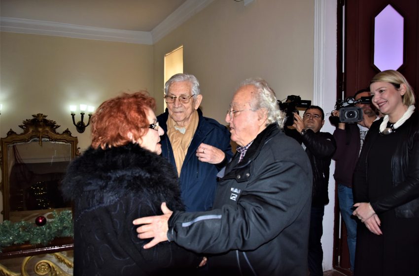  FOTOT: Festë e madhe, 90-vjetori i Tinka Kurtit mbledh aktorët e mëdhenj të skenës shqiptare