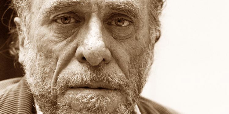  Një “i çmendur” si Charles Bukowski, romancier i adhuruar në Europë dhe poet i suksesshëm në Amerikë